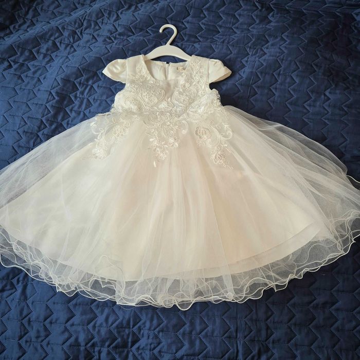 Rochita alba fetita 4-5 ani, serbare, miresica, fulg