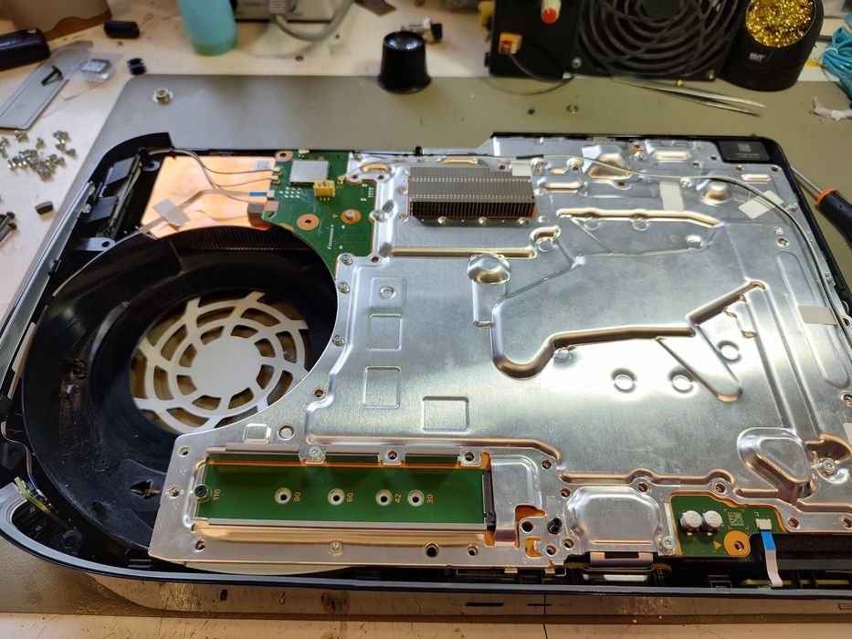 Reparații Console PS5, PS4, Xbox, Nintendo și Manete. Reparatii rapide