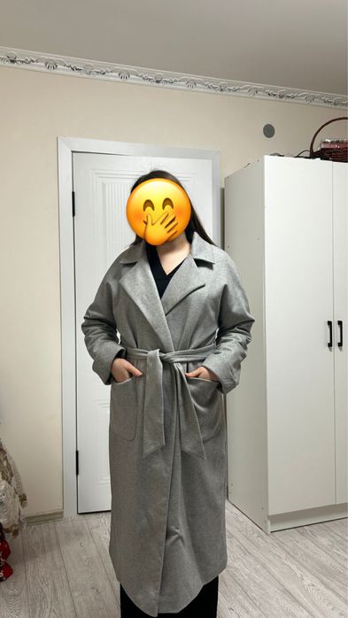Продам серые пальто осень-весна