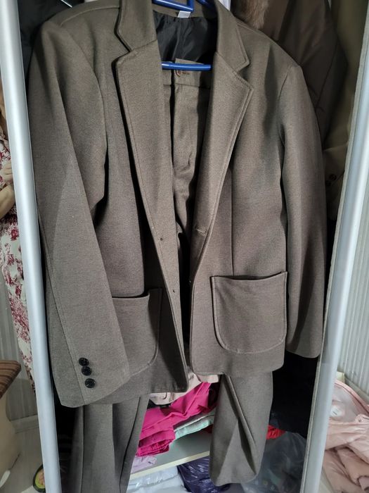 Костюм с брюками.