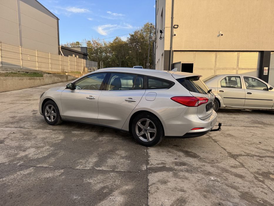 FORD Focus 2020 — imagine 5