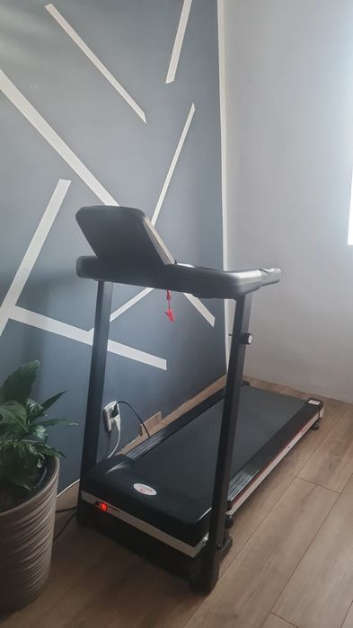 Banda de alergat electrica BodyFit Z 3000