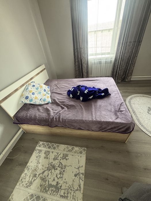 Кровати две полуторки одна двухспалка