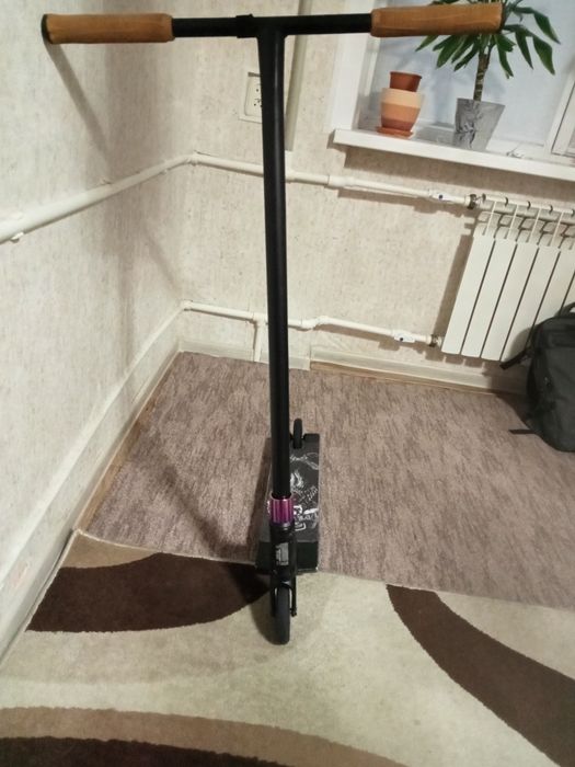 Продам трюкавой самокат кастом обмен не интересует