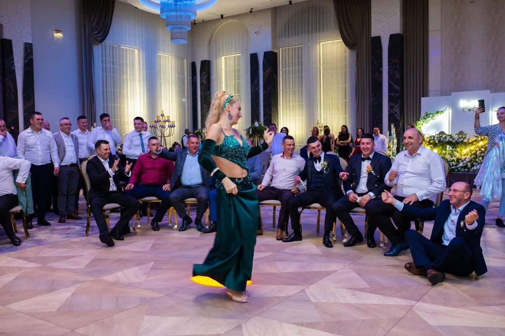 Dansatoare surpriza Bellydance dans oriental evenimente nunta majorat