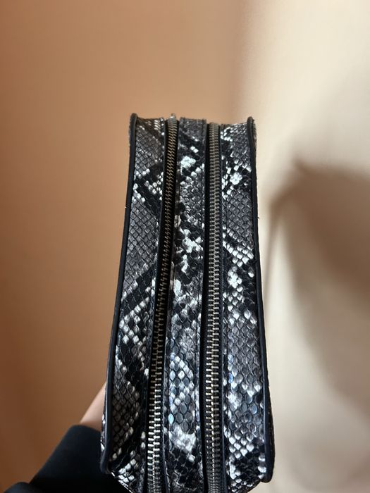 Красива дамска чанта през рамо