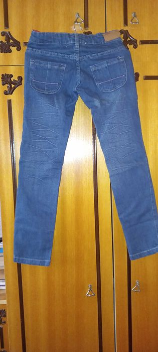 Чисто нови дънки за деца 12лв.бройката