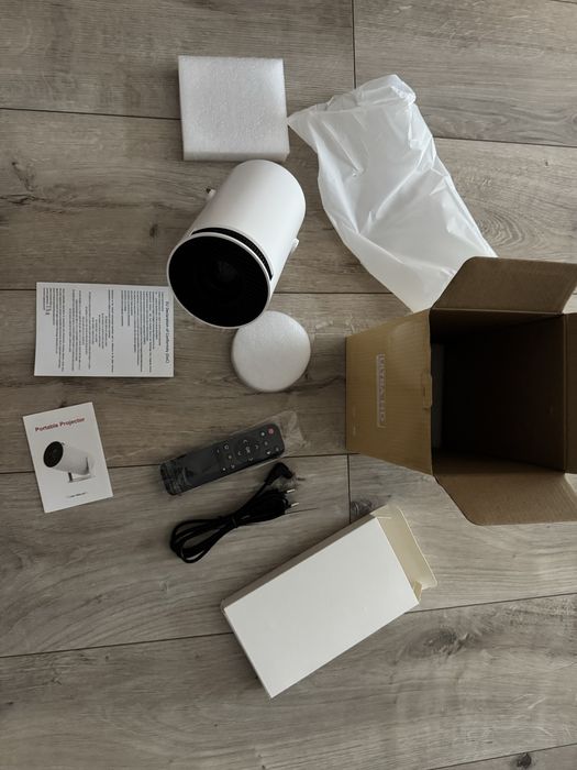 Proiector portabil SMART, Android, wifi, 4k, alb, nou, full!