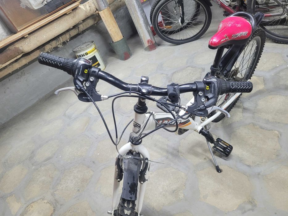 Продавам детско колело