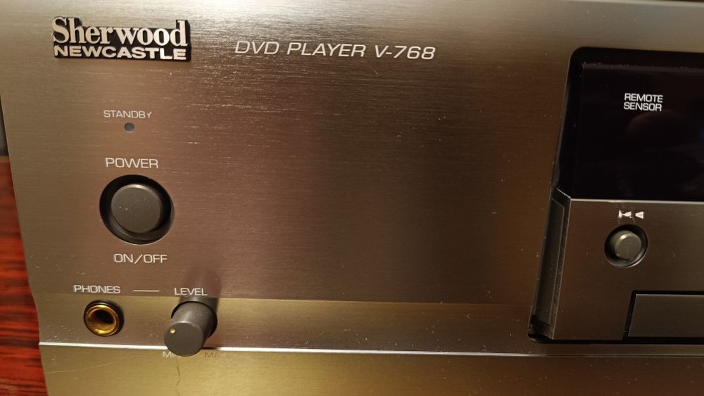 CD/Mp3  проигрыватель Sherwood V-768