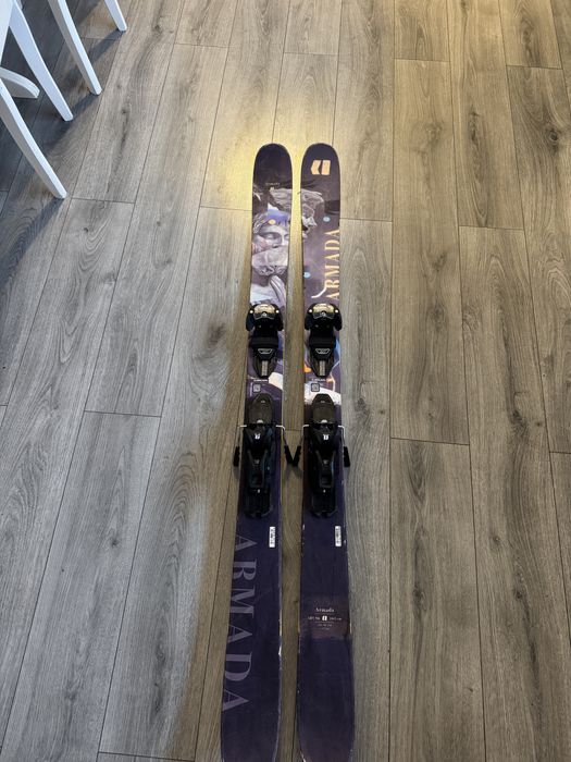 Schiuri  freestyle/all mountain Armada Arv 96