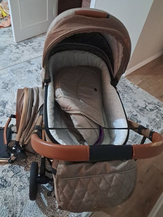 Продается коляска в отличном состояние