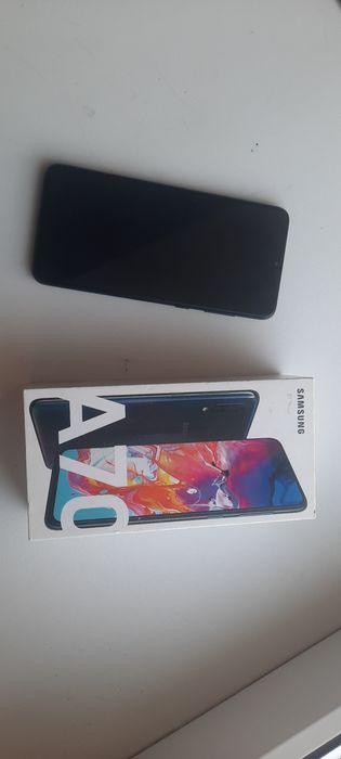 Продам Самсунг а70