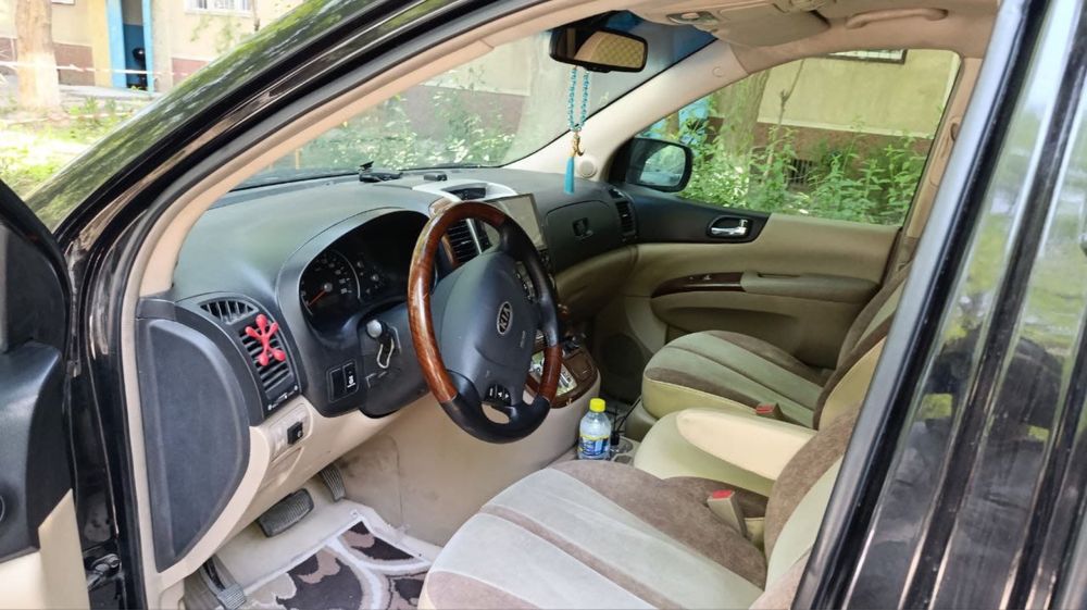 КиА карнивал срочна сотилади