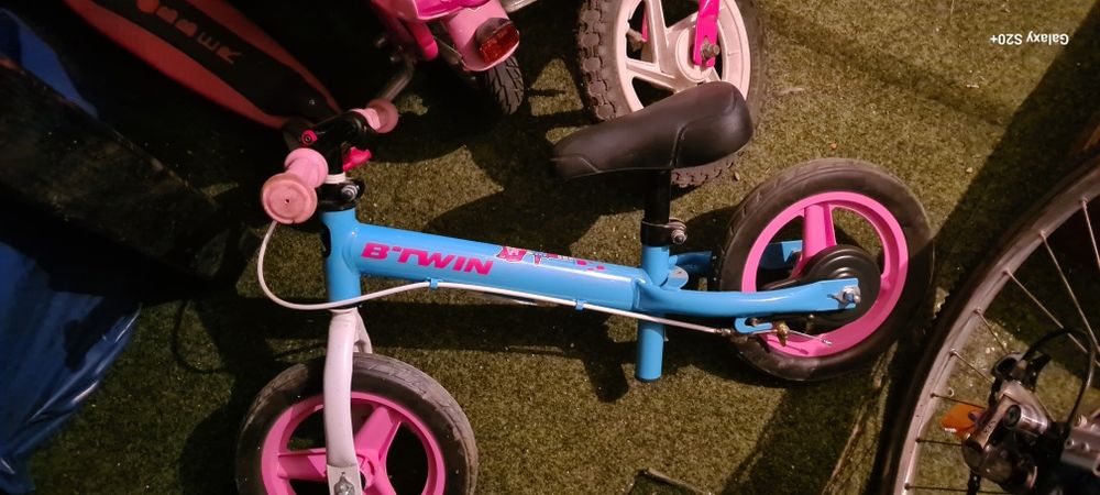 Bicicletă fără pedale.