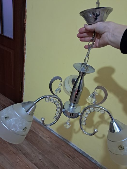 Продам продам 2люстры за 5000тг.рабочие