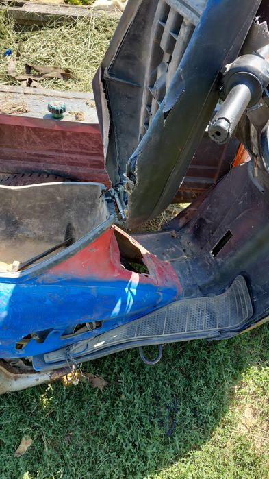 Am spre vânzare un malaguti f12