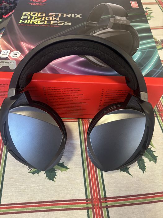 Продавам Гейминг слушалки Rog strix fusion wireless