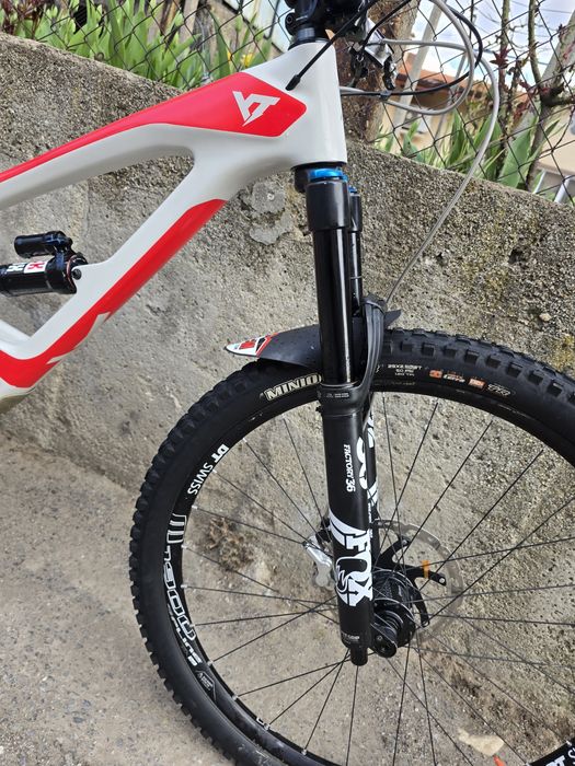 YT Capra  карбон 29  L размер Fox 36  Hope Спирачки 1х12 Скорости  XT