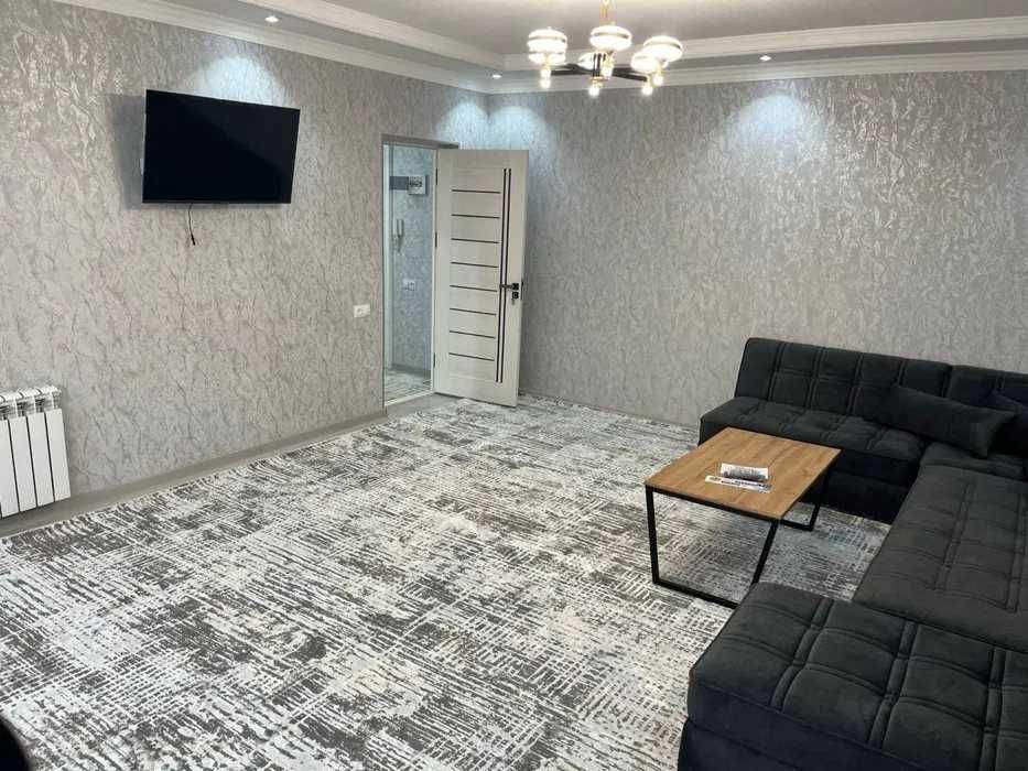 цум Аренда 2 ком Айбек метро и космонавты госпитальный СРОЧНО СДАМ