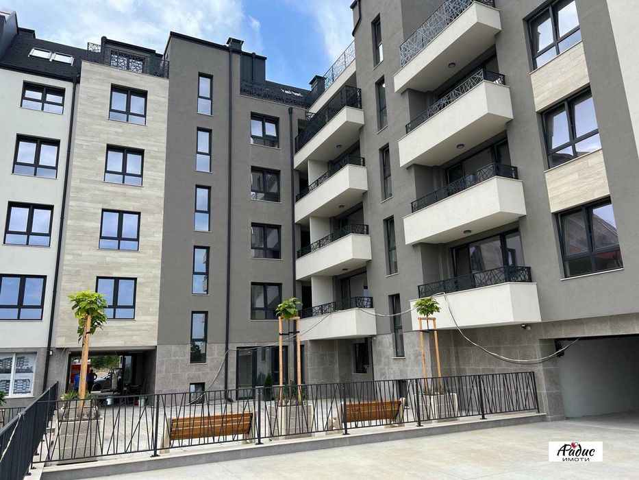 Продава се Тристаен апартамент в София, Манастирски ливади - 126 кв.м за 2024 €/кв.м - Снимка #1