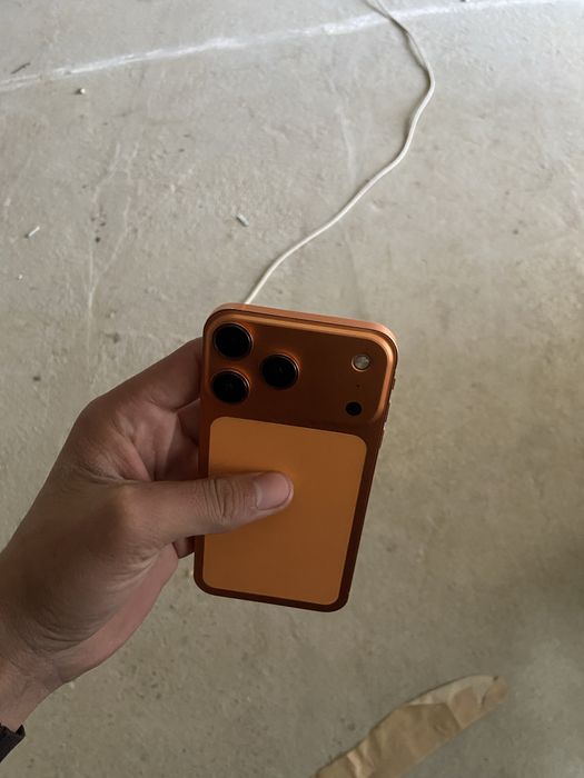 iphone xr 17 pro korpus taqilgan