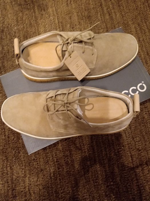 Pantofi din piele noi, Ecco.