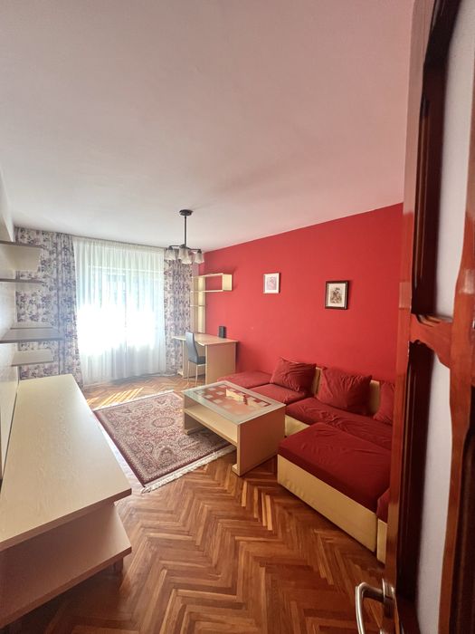 Apartament 3 camere de inchiriat Nicolina cu loc de parcare