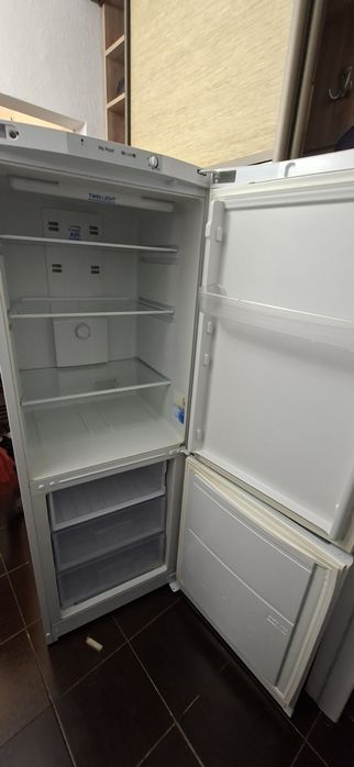 Холодильник indesit