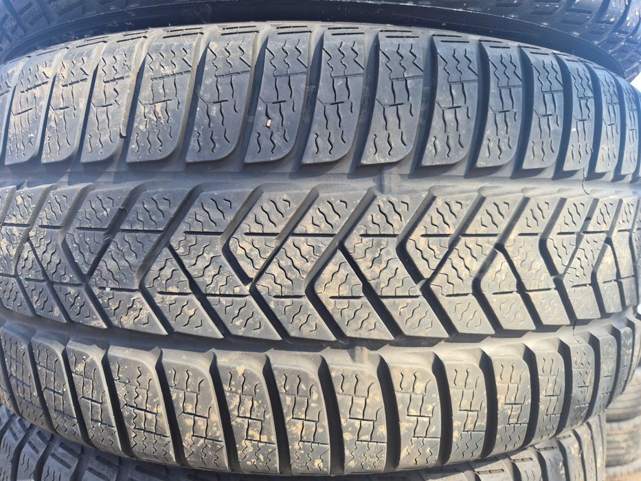 4 Anvelope de IARNA - 245/40/18 - PIRELLI - CA UNELE NOI - DOT 2024