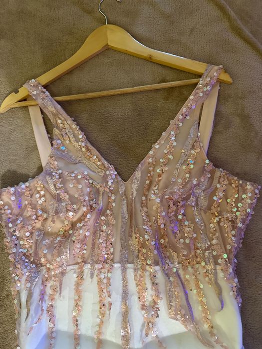 Рокля официална с пера