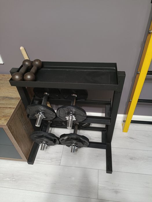 Стойка с разборными гантелями