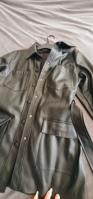 Trenci scurt din imitație piele