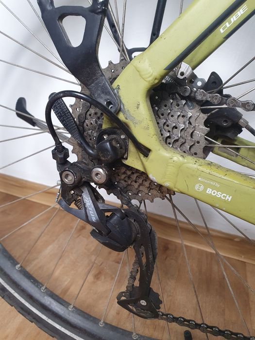 Bicicletă electrică Cube Touring