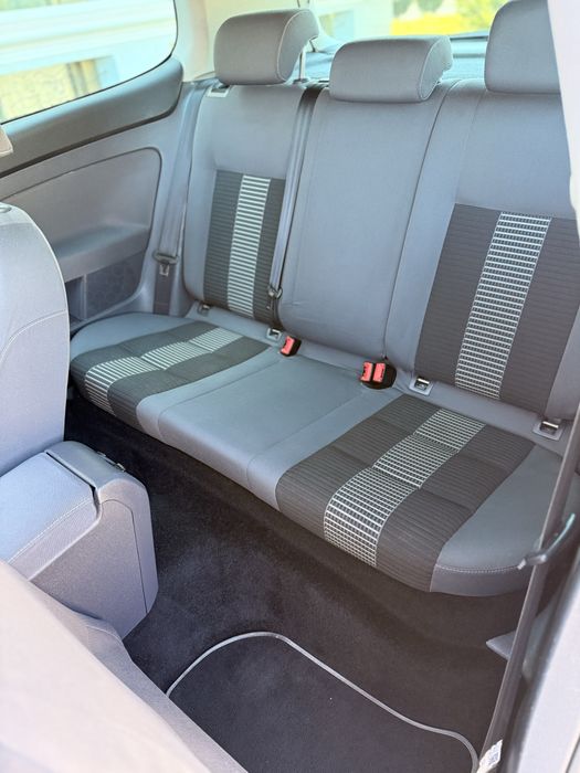 Golf 5 . Stare impecabila . Recent adus in țară