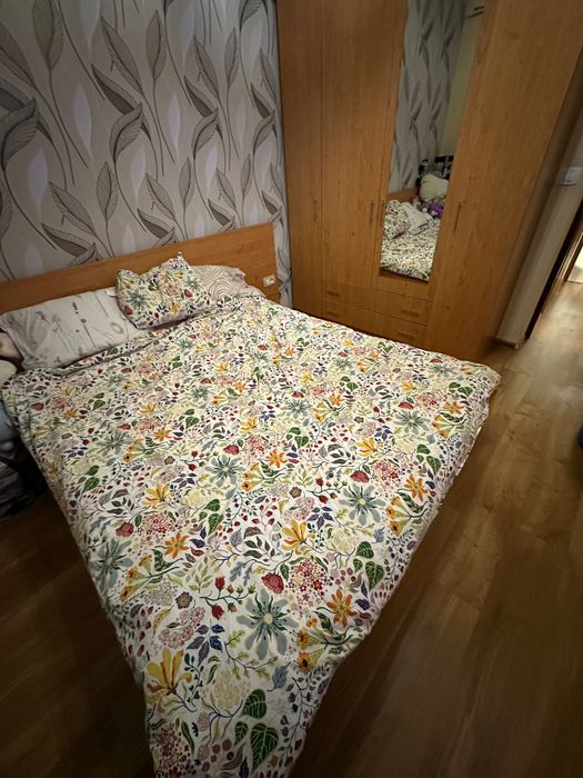 Vând mobilier dormitor complet