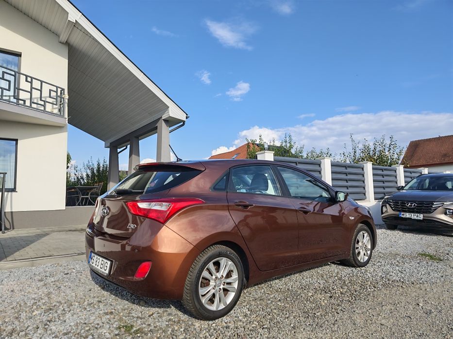Hyundai i30 1.6 benzină 120 CP • 69.915 km REALI • 2 proprietari din România