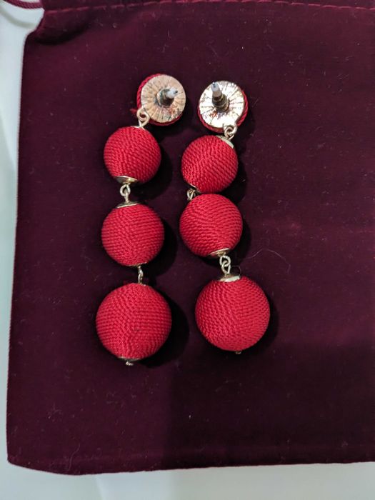 Cercei statement lungi, tip bilă, roșii, ca noi