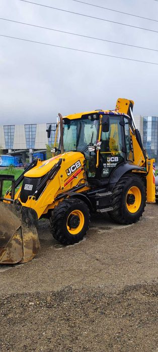 Vând buldoexcavator jcb 3cx