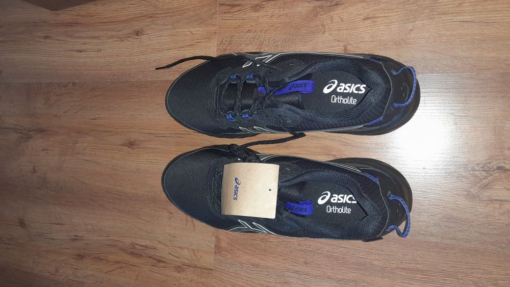 Adidas Asics impermeabili.