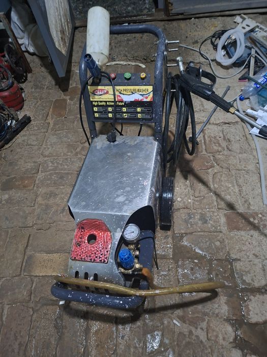 Карчер  сотилади