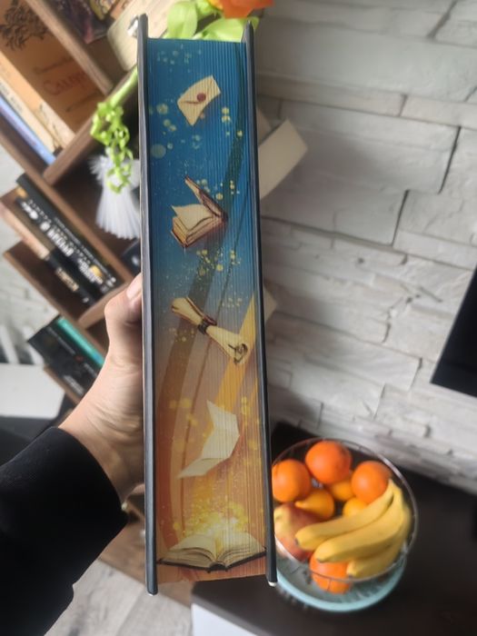 Изгубена книжарница, твърди корици