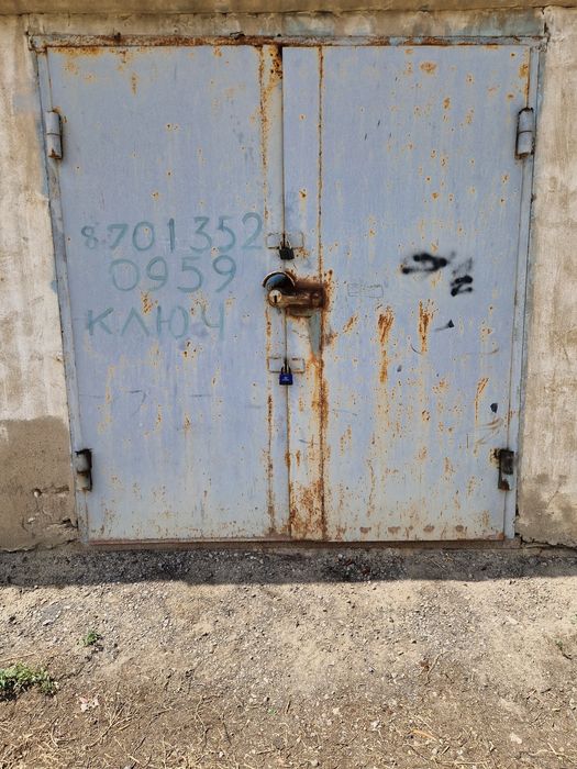 Железные ворота для гаража