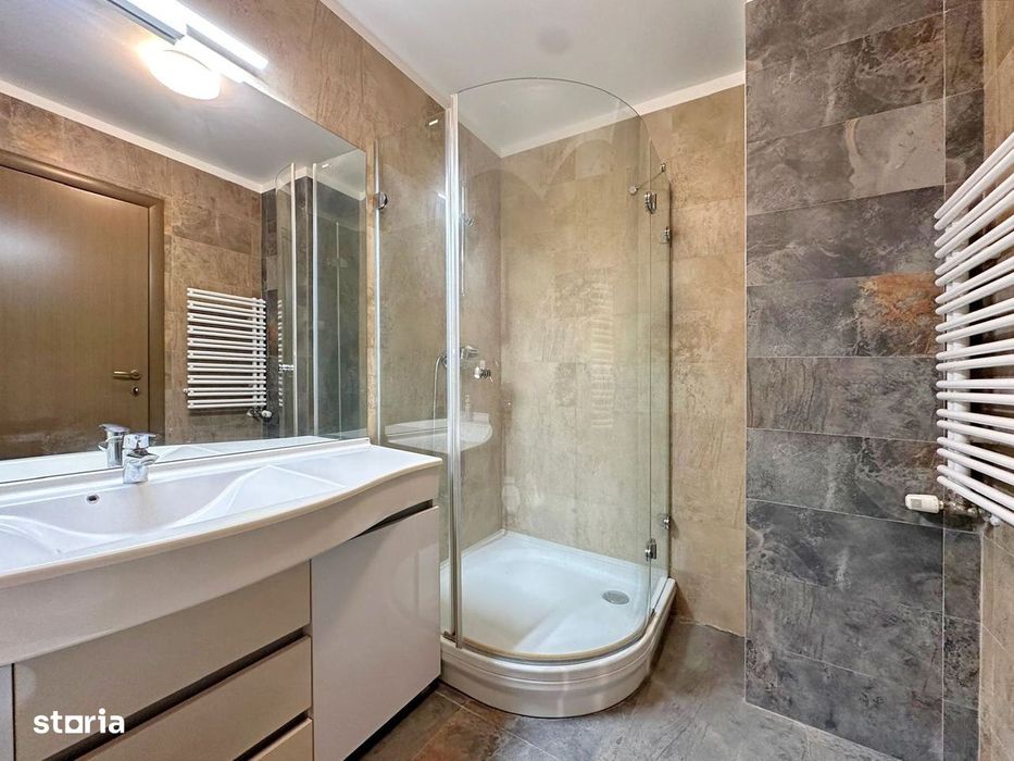 Studio spațios de închiriat — Bellevue Residence, mobilat, terasă, par