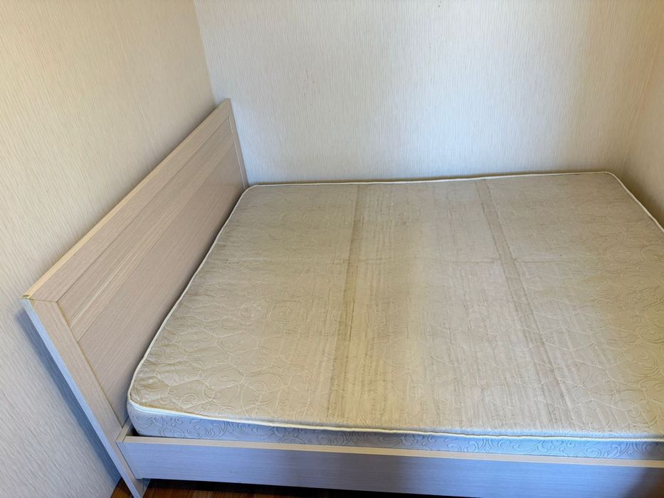 Продаётся 2х спальная кровать