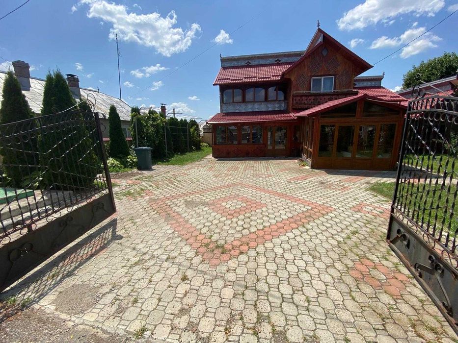 Casă de vânzare Huțani