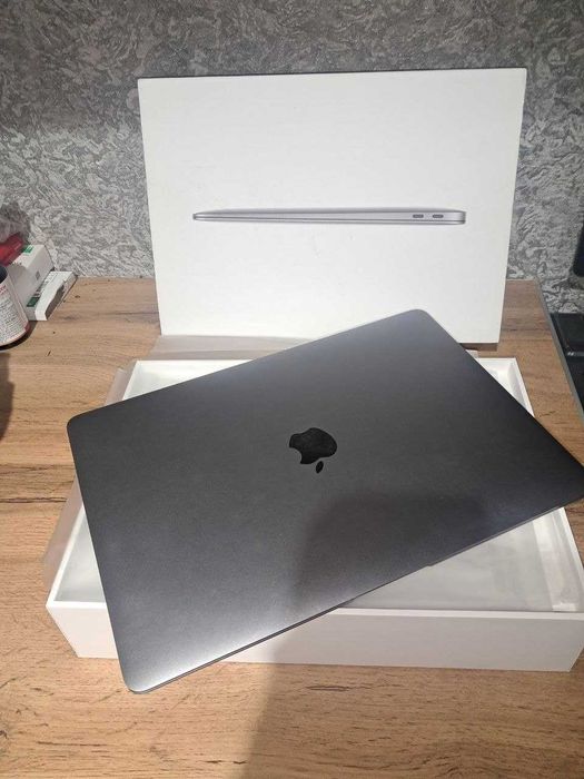 Macbook Air M1 емкость аккумулятора 98%