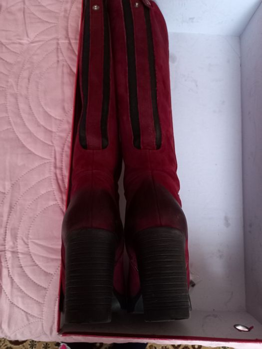 Ботуши от естествен велур