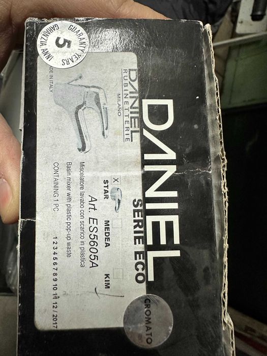 Baterie lavoar si baterie cu dus chiuveta bucatarie Ferro si Daniel IT