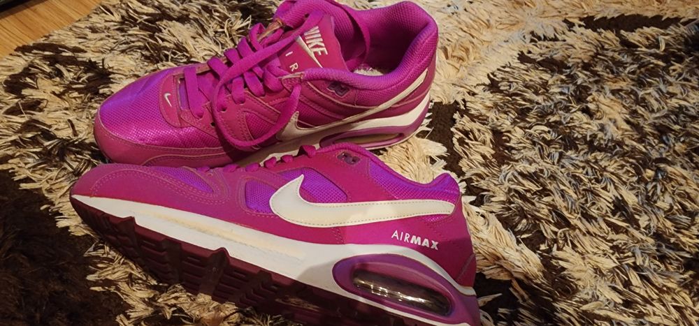 Кроссовки 39 рр Nike Air Max оригинал состояние отличное